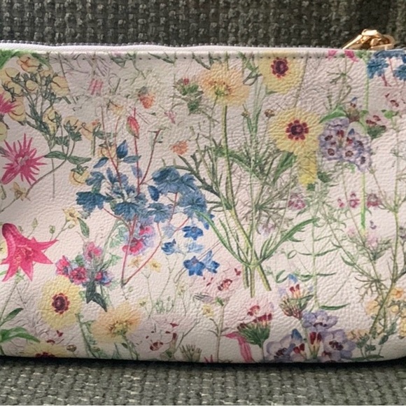Betsey Johnson Floral Wristlet Clutch - Picture 3 of 7